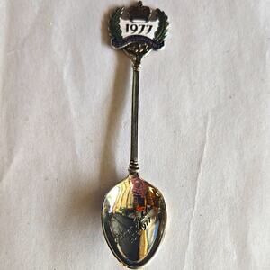 Exquisite E.J.LTD 1977 Queen’s Silver Jubilee Souvenir Spoon Silver Metal